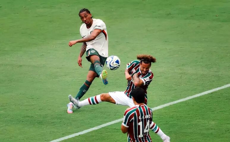 Algoz do Fluminense é filho de astro do Botafogo preso por homicídio e ex-namorado de atriz global