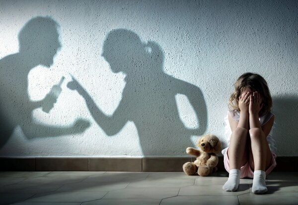 Justiça proíbe mãe de ver os filhos após tentativa de homicídio contra ex-marido a facadas em Jaru