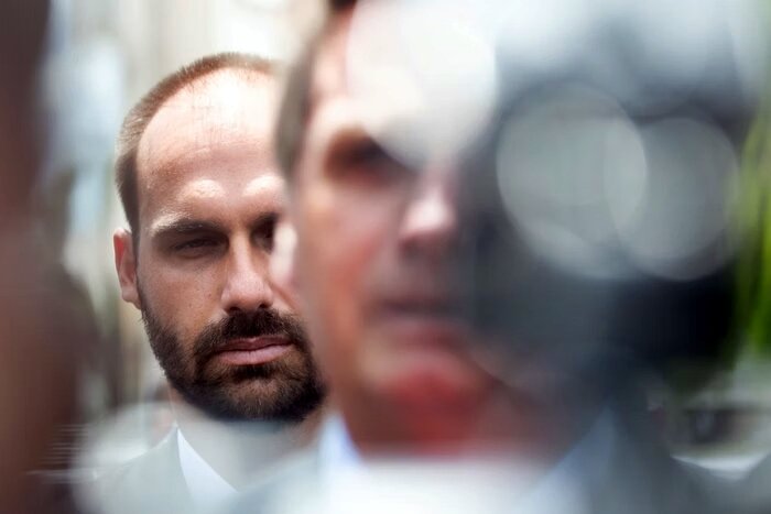 Anúncio de Trump isola bolsonarismo na defesa de taxação contra Brasil