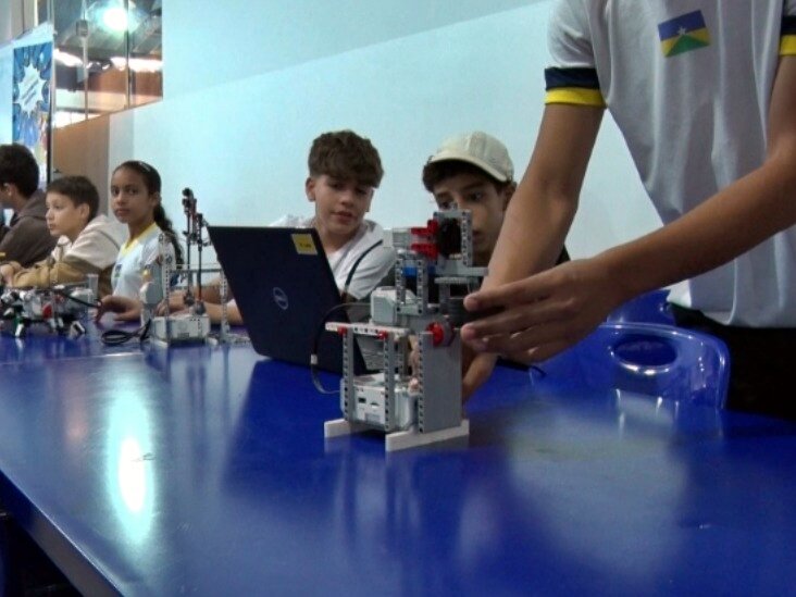 Exposição de Robótica em Cacoal mostra talento de jovens inovadores