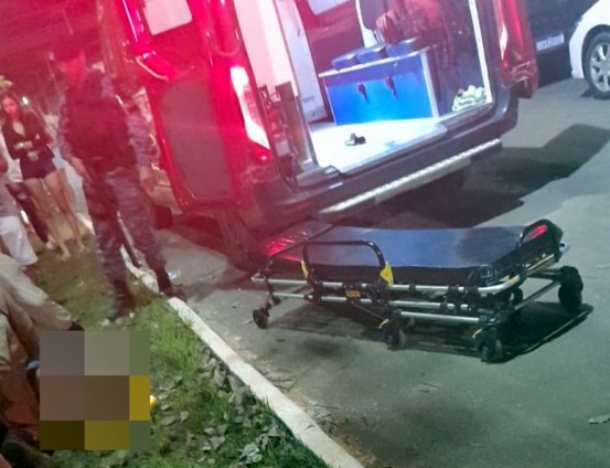 Homem é esfaqueado na avenida Dom Pedro I, em Jaru, RO no sábado a noite