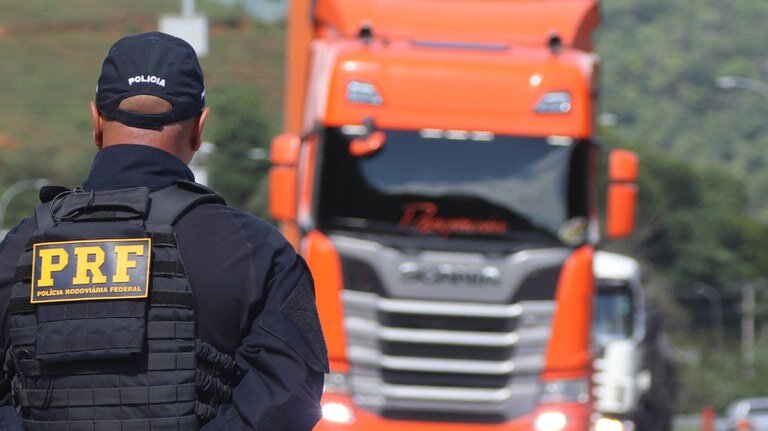 PRF em Rondônia prende homem em flagrante por uso de documento falso