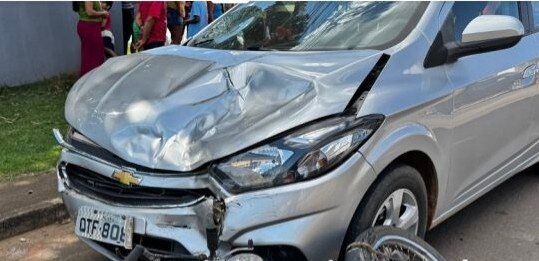 Motociclista fica gravemente ferido em colisão com veículo em Jaru, RO