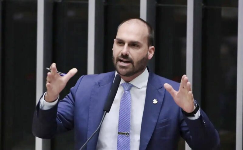 TCU vê indícios de irregularidade em viagem de Eduardo Bolsonaro aos EUA