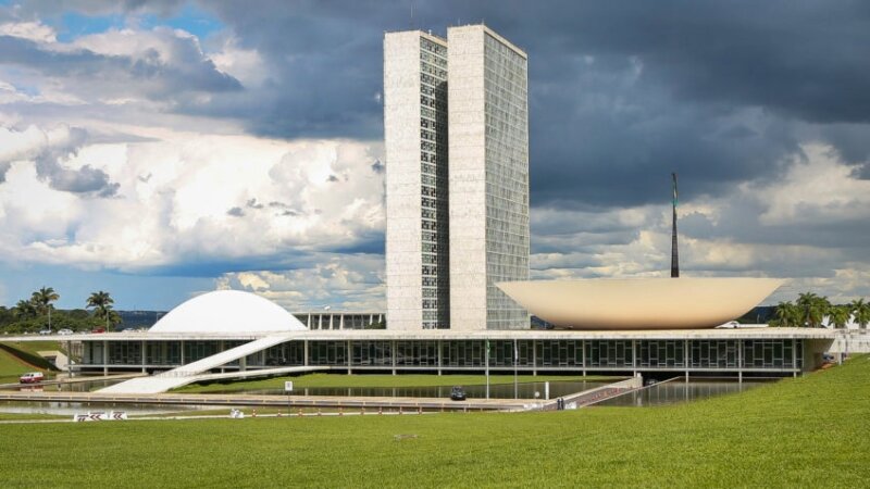 Congresso pauta votações sobre incentivos fiscais, taxação americana e licenciamento ambiental