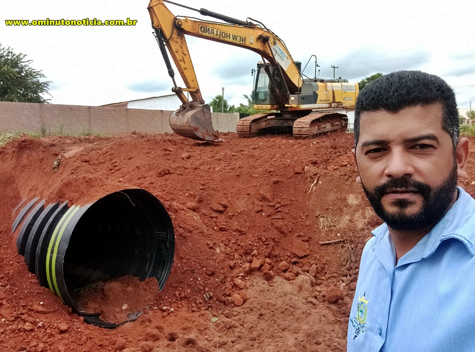 Prefeitura de Alvorada, instala tubo de PAD na avenida Sargento Mario Nogueira Vaz