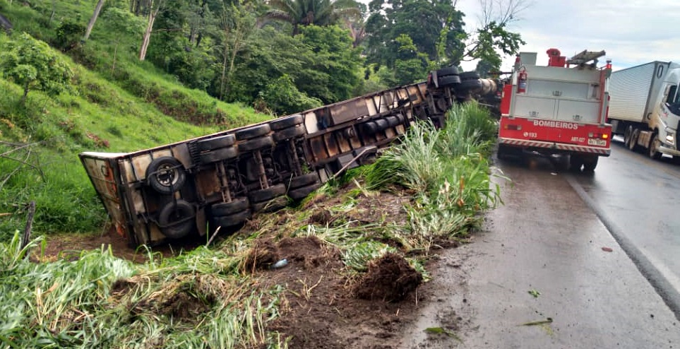 (Vídeo) Acidente com carreta é registrado na ‘Curva da Morte’, em Jaru, RO nesta manhã de terça-feira, 26 26