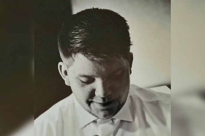 Noivo morre de anemia rara logo após enviar convites de casamento