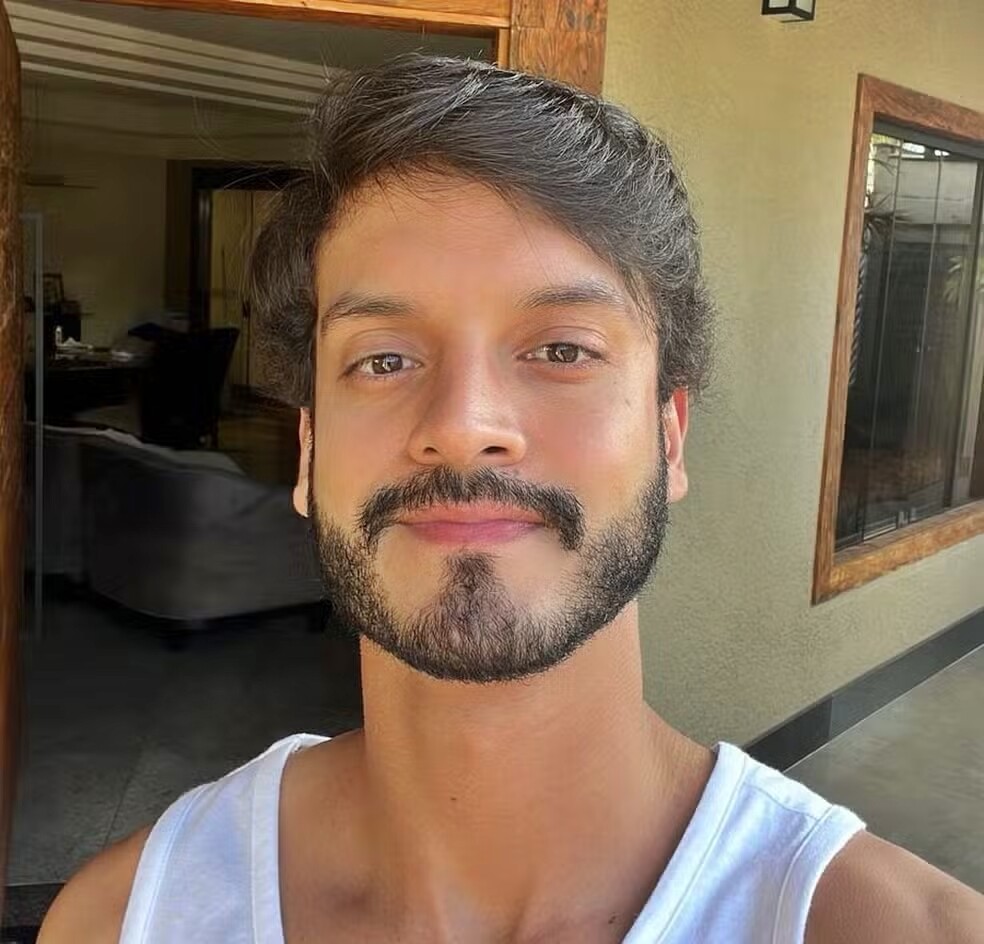 Jovem do DF se prepara para 3ª cirurgia após síndrome rara que causa necrose na região genital