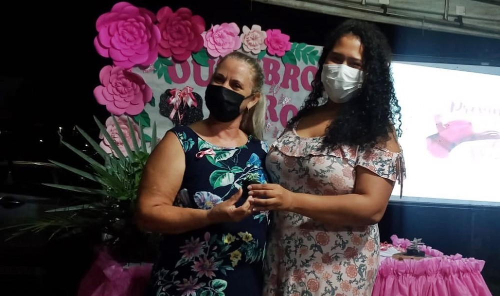 Centros de Saúde Marcelina Tereza e Dr. Apolinário realizam ação em alusão a campanha Outubro Rosa