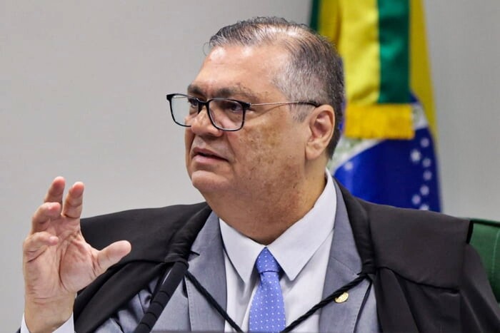Dino intima AGU e Congresso a explicarem aporte de R$ 53 milhões de parlamentares do DF a associação suspeita