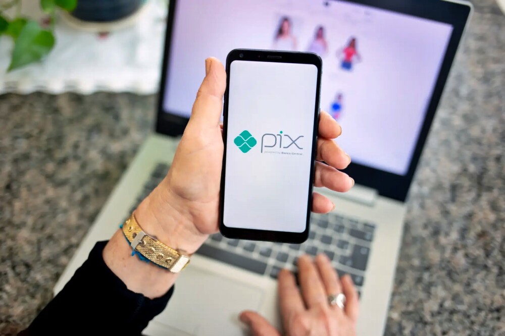 Pix na mira de Trump: tarifaço pode ser retaliação a sistema de pagamentos brasileiro