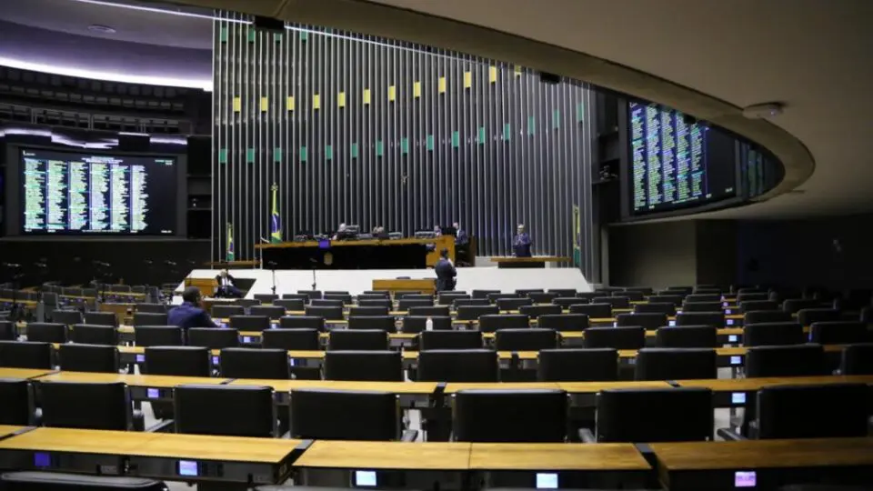 Lula acerta ao vetar lei que aumenta número de deputados