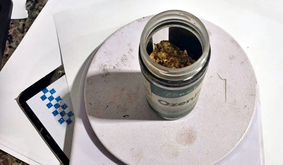 Suspeito de tráfico é abordado pela PM durante patrulhamento no bairro Brizon