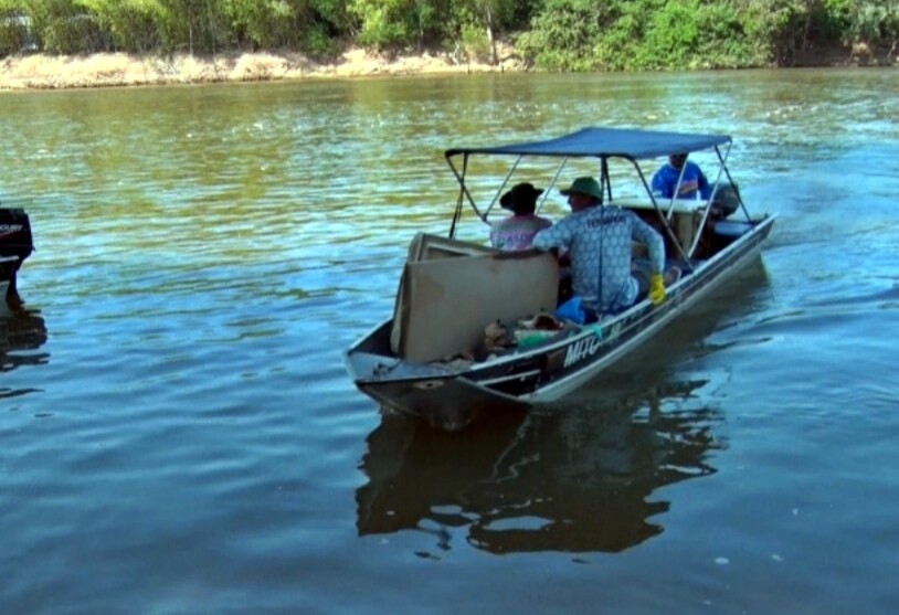 Pescadores trocam vara por luvas em Cacoal