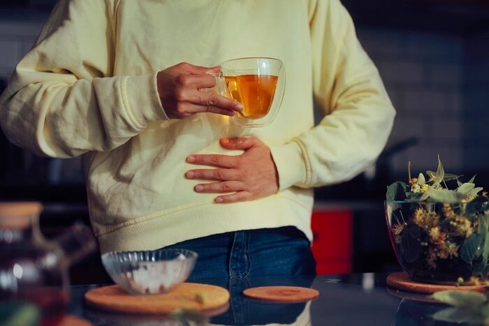 Chá de 2 plantas reduz inchaço e ajuda no controle da pressão arterial