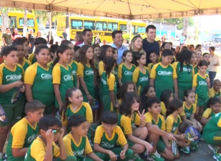 Uniforme escolar e ônibus climatizados: Prefeito de Cacoal afirma que investimento na educação é "Justiça Social"