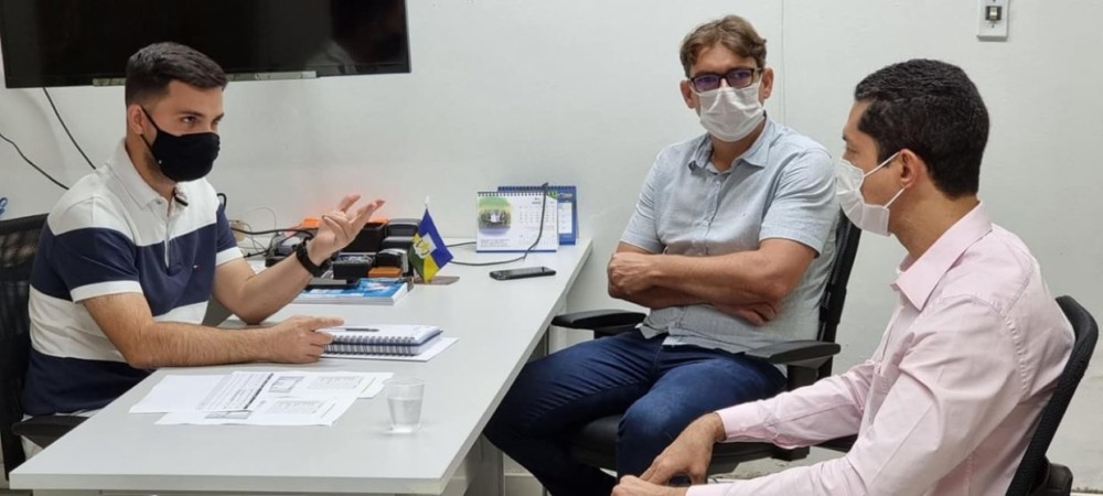 Prefeito João Gonçalves Júnior recebe superintendente do Santander e anuncia a implantação de uma agência do banco em Jaru, RO