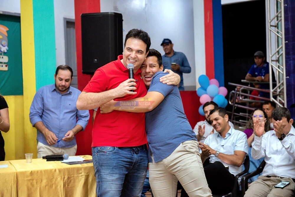 Prefeito Adailton Furia assina ordem de serviço para obras de saúde e infraestrutura no bairro limoeiro