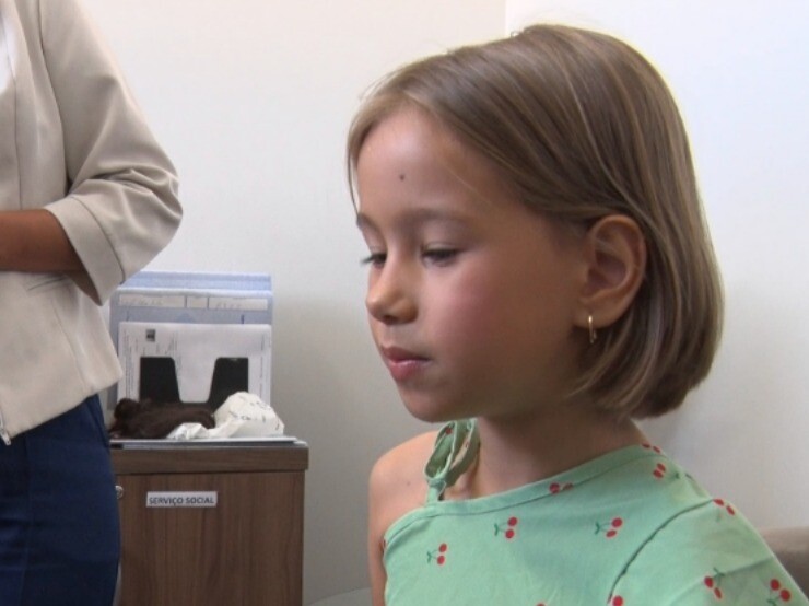 Menina de 6 anos doa cabelo para crianças em tratamento contra o Câncer em Cacoal