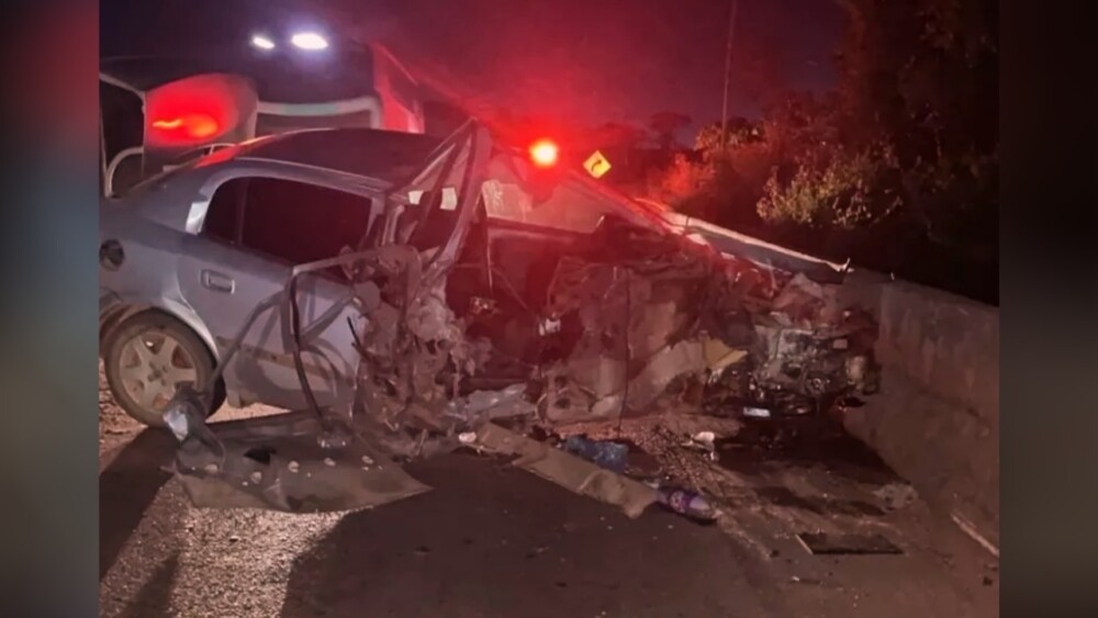 Motorista perde controle e colide contra ponte na RO-383, entre Rolim de Moura e Santa Luzia do Oeste