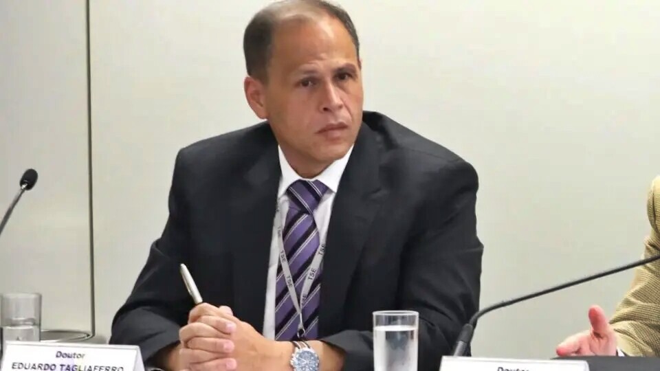 Ex-assessor de Moraes defende Eduardo e promete revelações sobre ministro