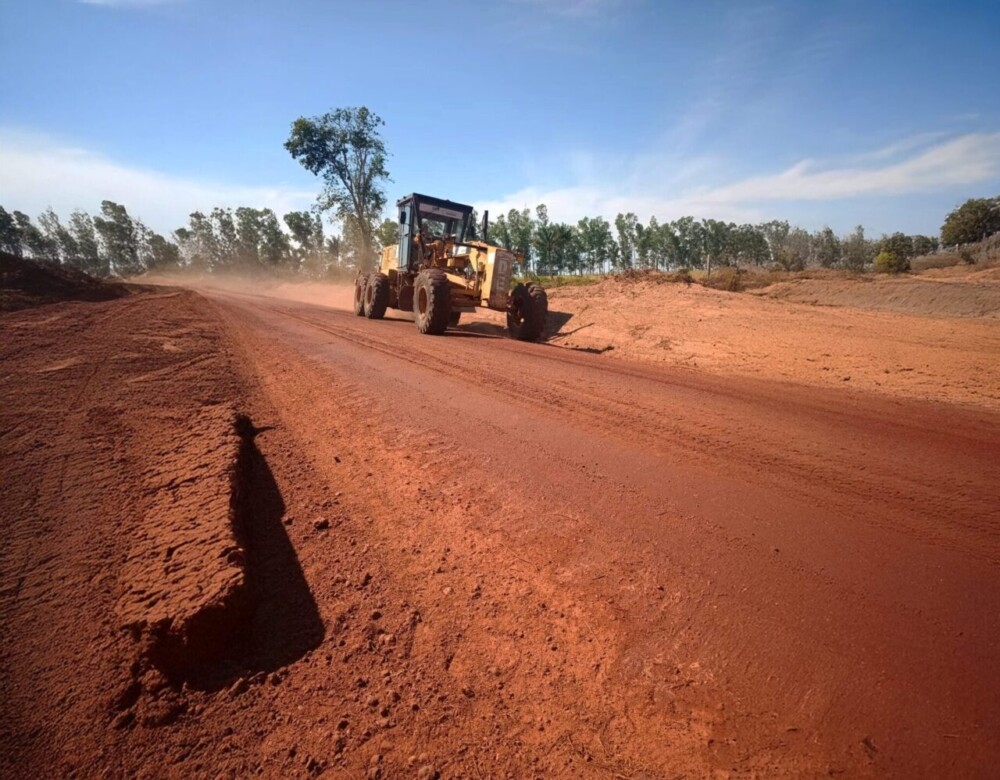 Obras do governo de RO seguem avançando na Rodovia-493, fortalecendo infraestrutura viária em Pimenta Bueno
