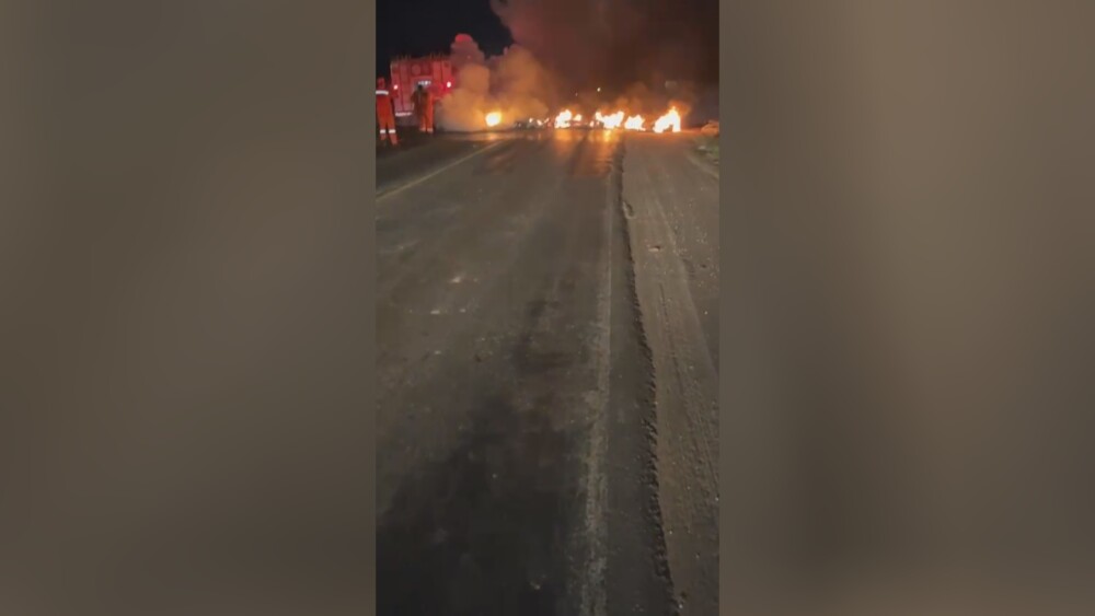 Homem é preso ao atear fogo em pneus na BR-364, em Cacoal