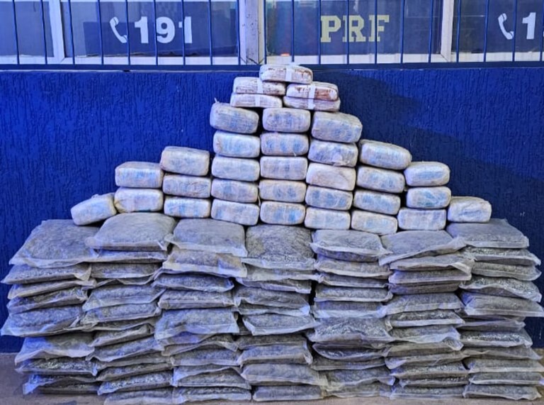 PRF em Rondônia apreende mais de 125 kg de drogas em Ariquemes