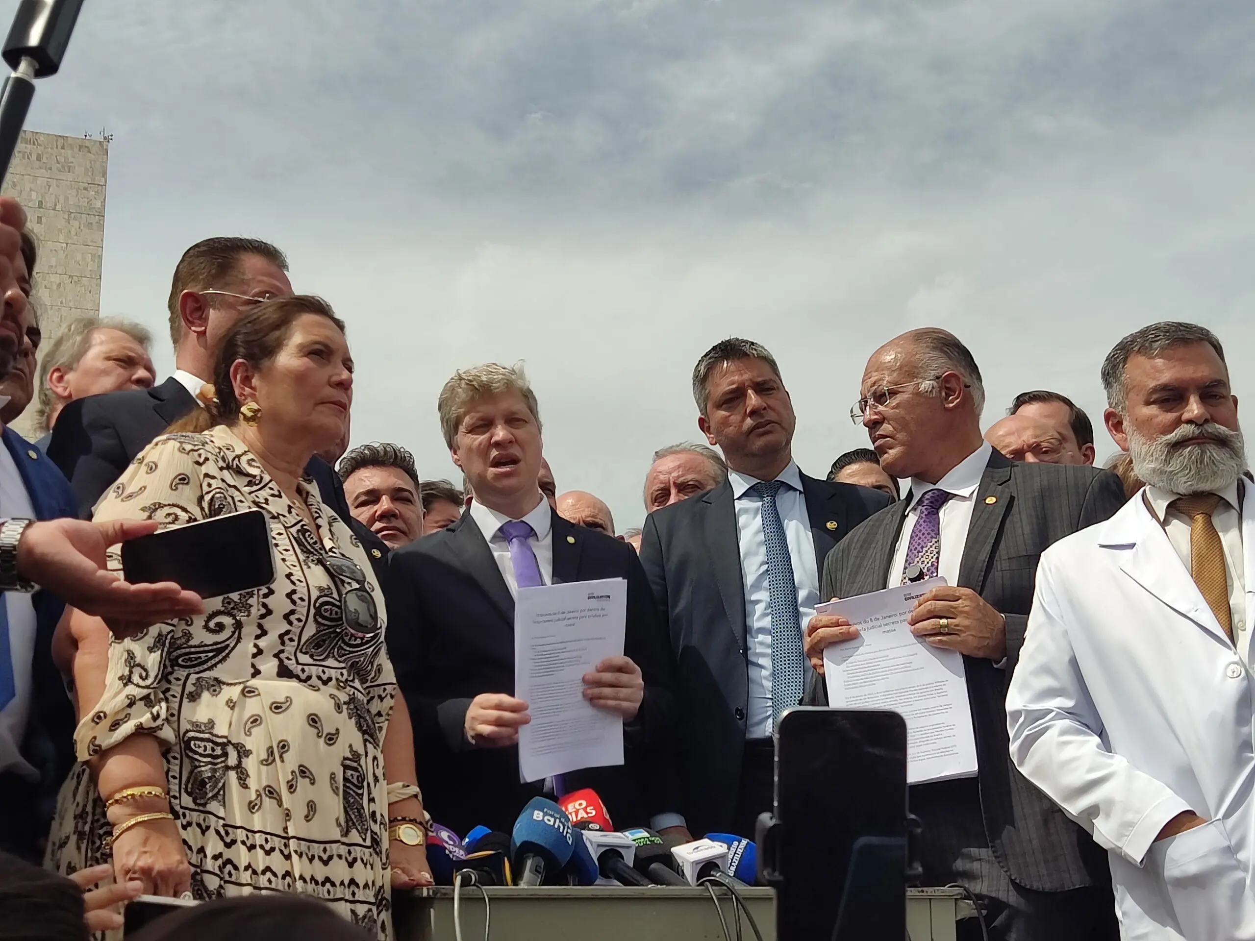 Contra o poder do STF, oposição resgata PEC do fim do foro privilegiado