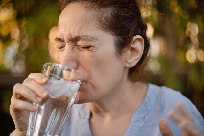 Água gelada faz mal? Especialistas esclarecem mitos sobre a bebida