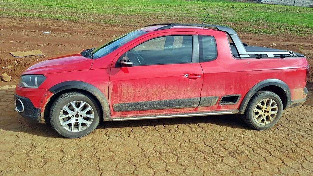 Homem sofre tentativa de homicídio e é socorrido no pátio do Posto Irmãos Leite, em Jaru, RO