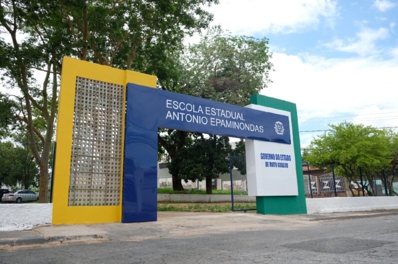 Adolescente é espancado por sete colegas dentro de escola em Cuiabá