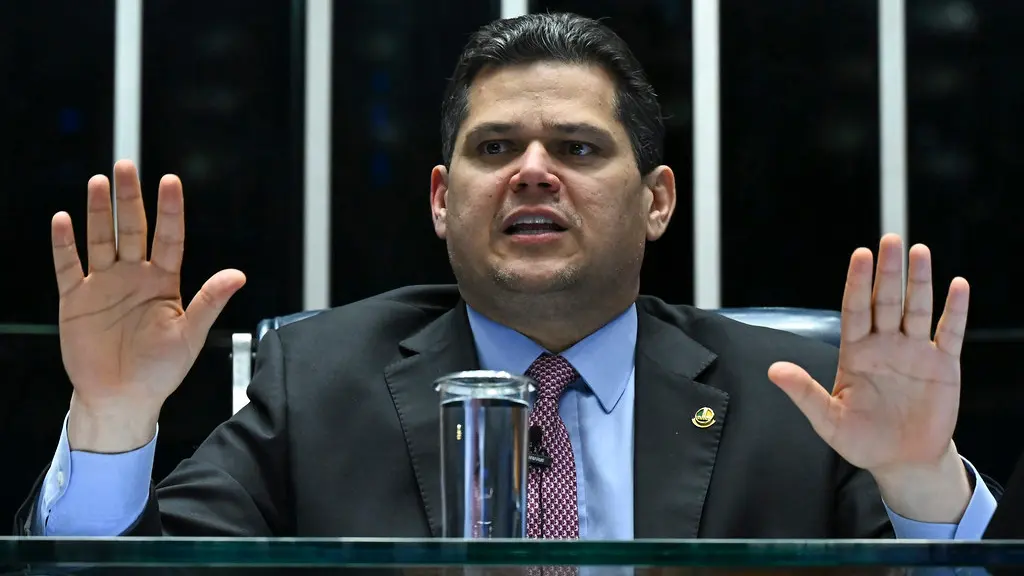 Por que Alcolumbre não pauta o impeachment de Moraes