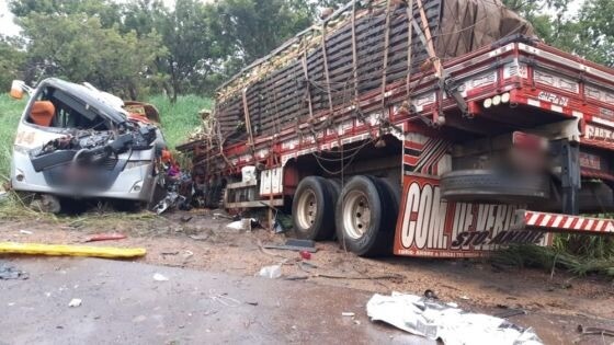 Carreta envolvida em acidente fatal na BR-163 trafegava fora do horário permitido, aponta PRF