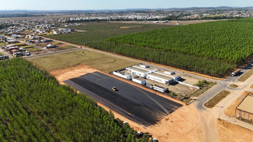 Cerca de 6 mil metros quadrados de pista para provas práticas de trânsito são construídos pelo governo de RO em Ariquemes