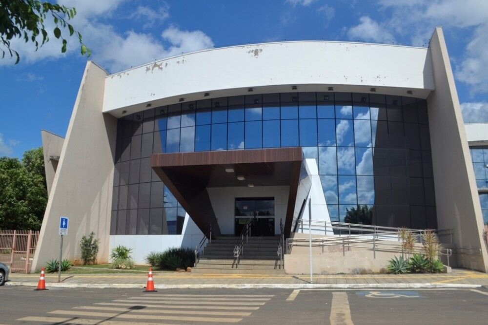 Jaru: Ação popular contra aumento de salários segue mesmo após desistência de vereadora