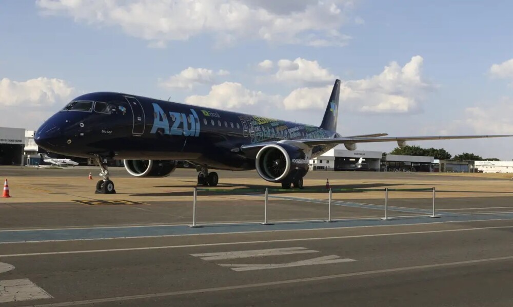 Azul encerra operações em 14 cidades e concentra voos em seus principais hubs