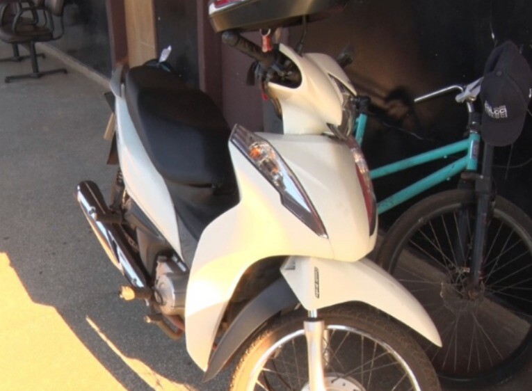 Motoneta furtada é recuperada após denúncia em Vilage do Sol