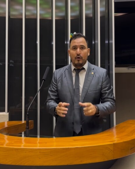 Fera estreia com promessa de “abrir mão” de reembolso médico e é corrigido no plenário