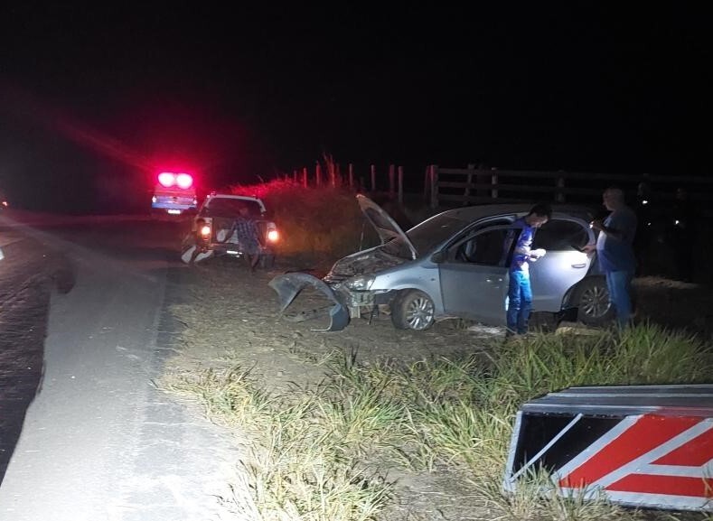 Acidente na RO-133 deixa duas pessoas feridas em Theobroma