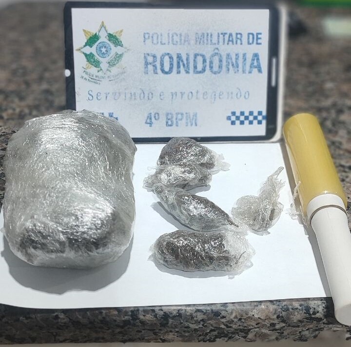 Jovem de 22 anos é presa por tráfico de drogas em Cacoal