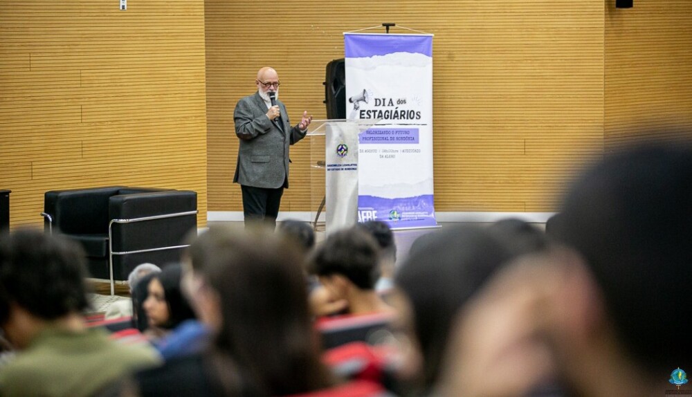 Filósofo Pondé aborda saúde mental e inteligência artificial no Dia do Estagiário na Assembleia