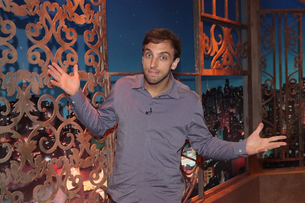 Humorista Léo Lins, do Sbt debocha de políticos rondonienses e não poupa prefeito de Ji-Paraná, RO