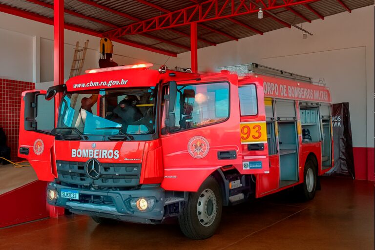 Governo de RO entrega caminhão de combate a incêndios e amplia capacidade operacional em Pimenta Bueno e região