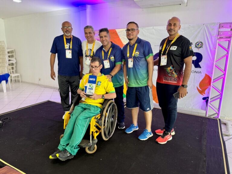 Atleta é homenageado no encerramento da fase estadual paralímpica do Joer 2025