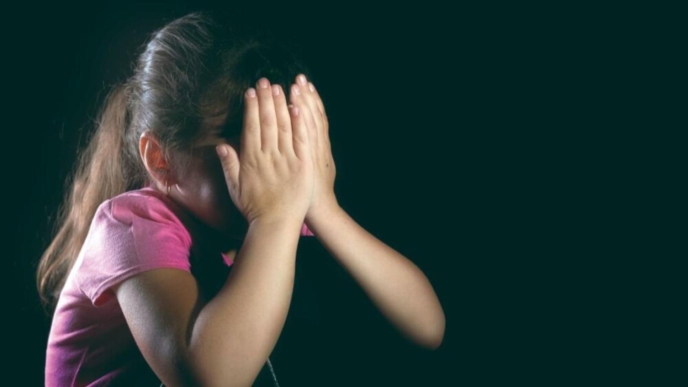 Advogado condenado por estuprar e engravidar a própria filha é excluído da OAB em Rondônia