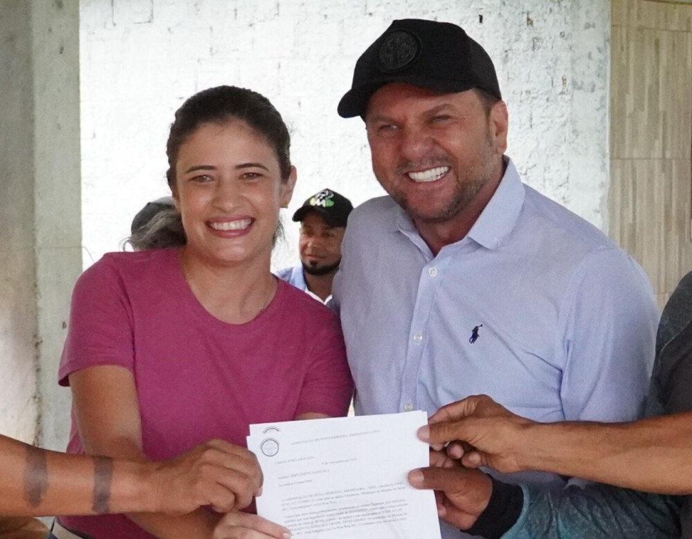 Mirante da Serra recebe caminhão e parque infantil com apoio de Cirone Deiró