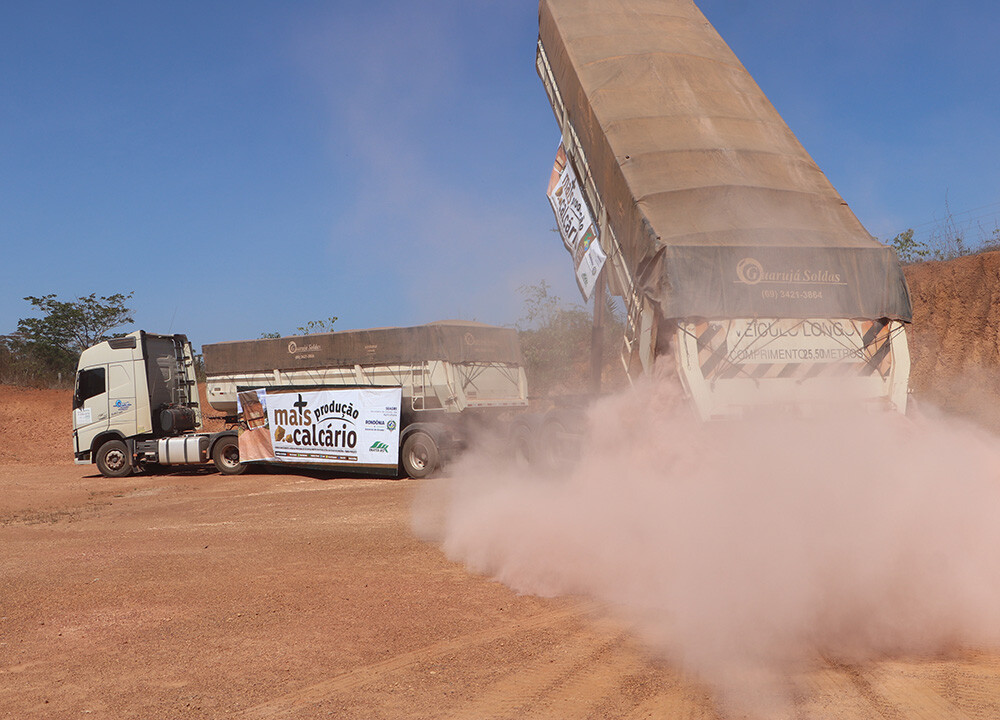 Mais de 5 mil toneladas de calcário foram entregues pelo governo de RO a produtores em 2025