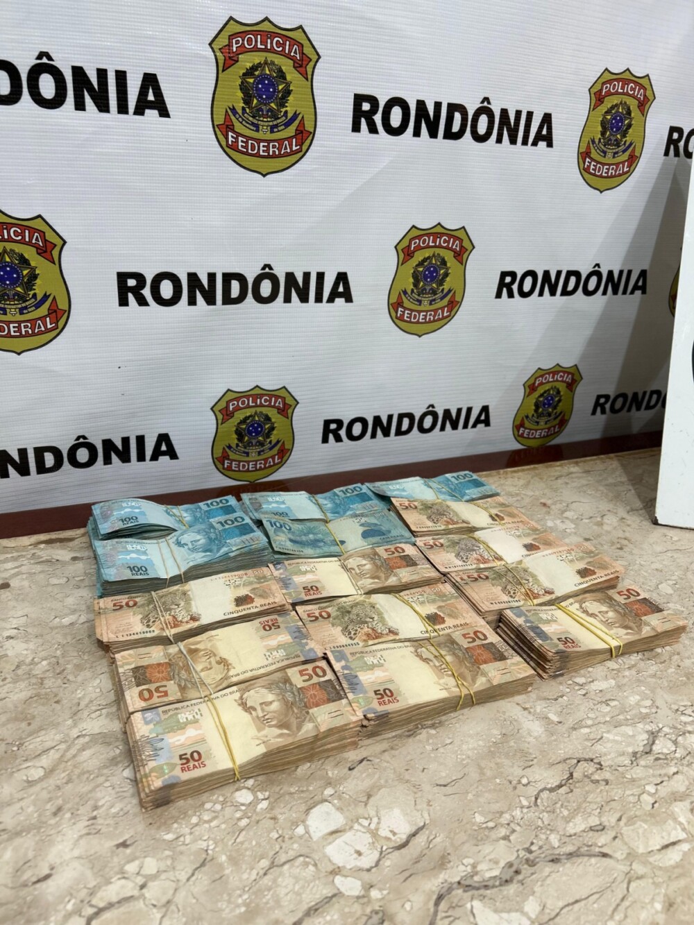 PF prende em flagrante suspeita de lavagem de dinheiro em Rondônia